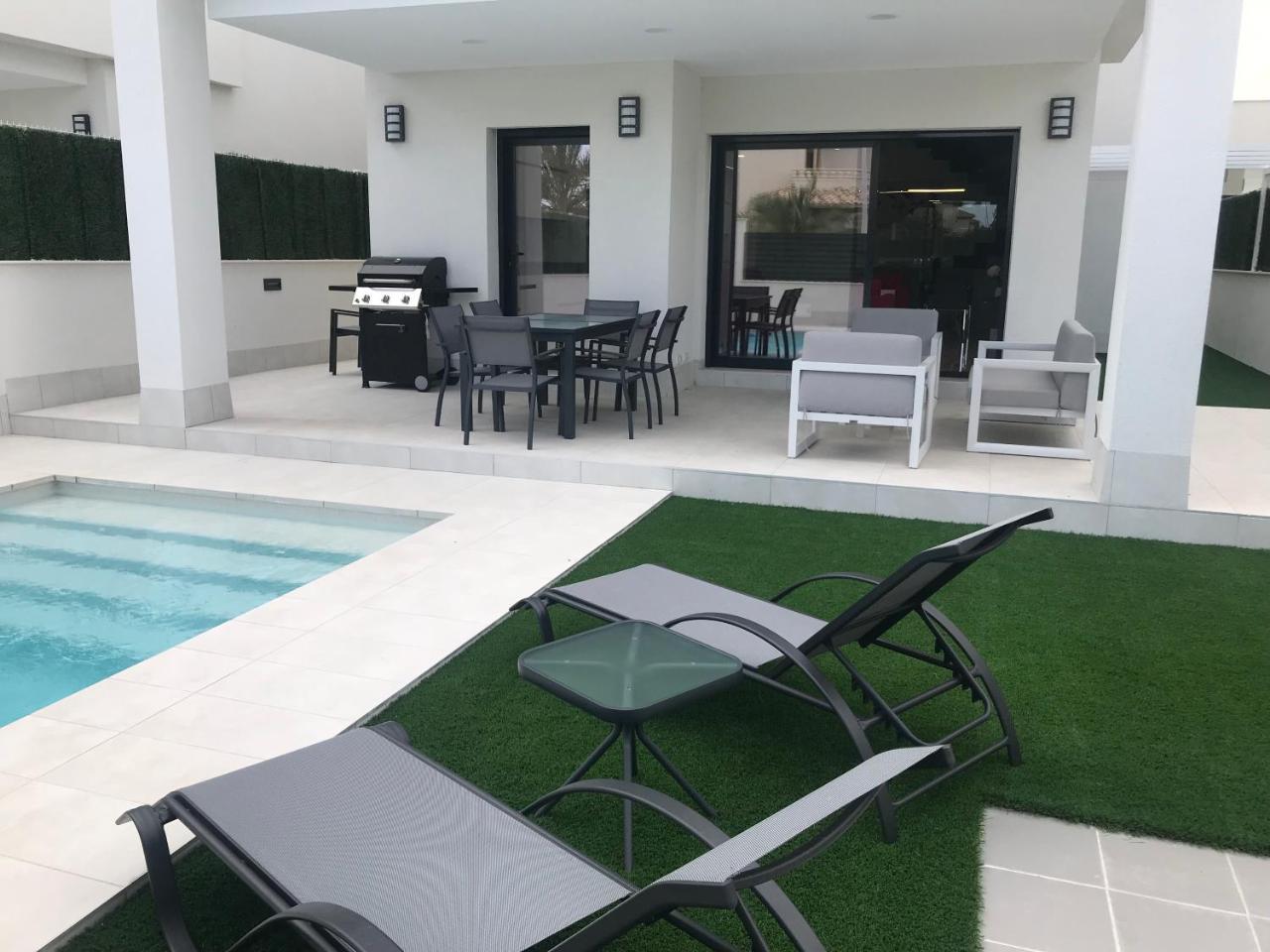 Villa Deluxe La Marina Beach Αλικάντε Εξωτερικό φωτογραφία